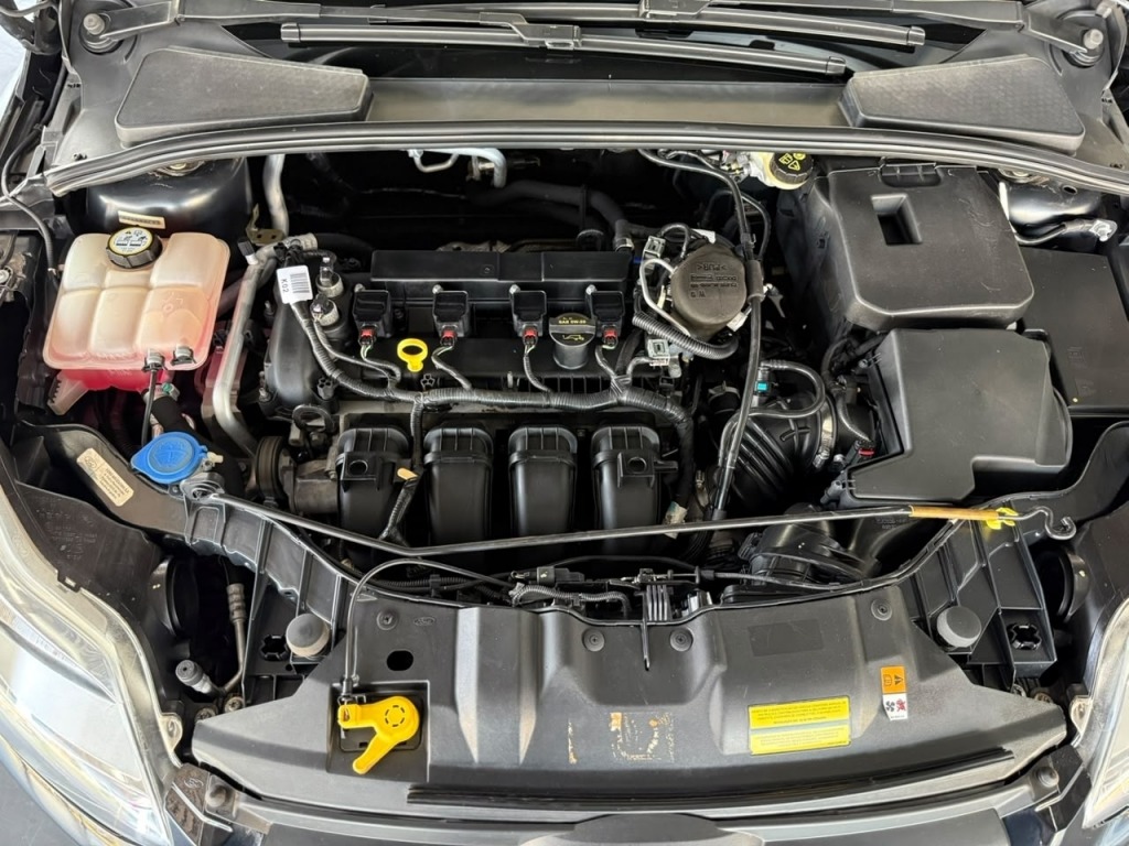 Ford Focus Hatch Se 2.0 16V Powershift - foto 16