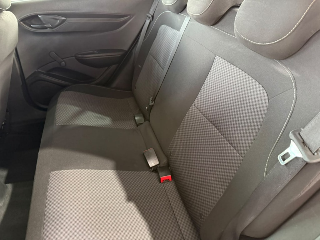 Chevrolet Onix 1.0 Flex - foto 14