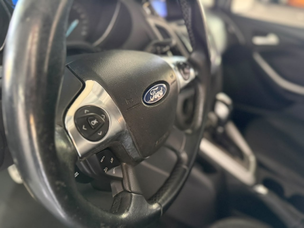 Ford Focus Hatch Se 2.0 16V Powershift - foto 11