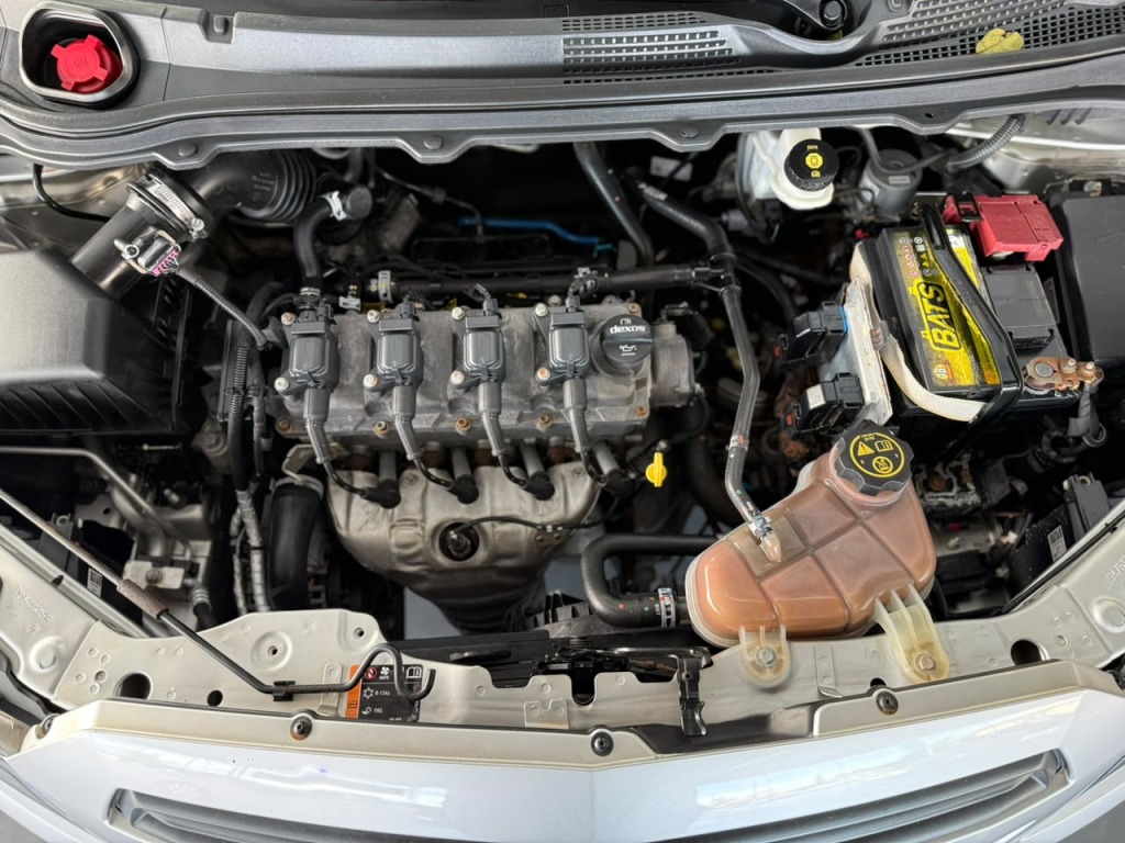 Chevrolet Onix 1.0 Flex - foto 15