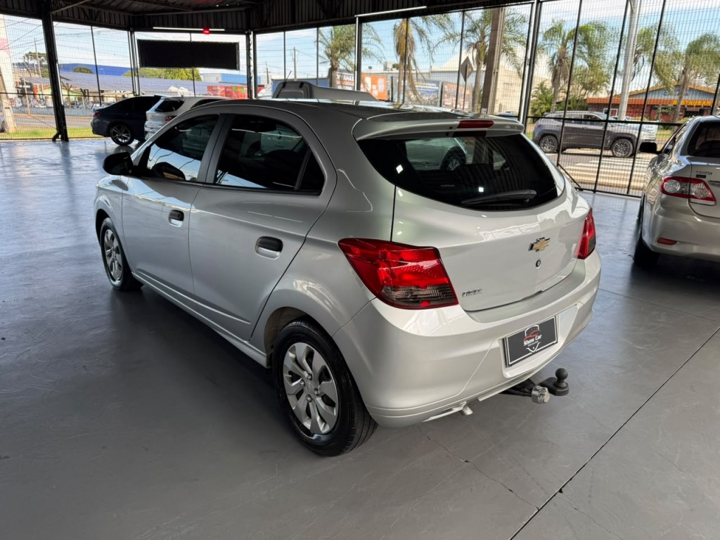 Chevrolet Onix 1.0 Flex - foto 8