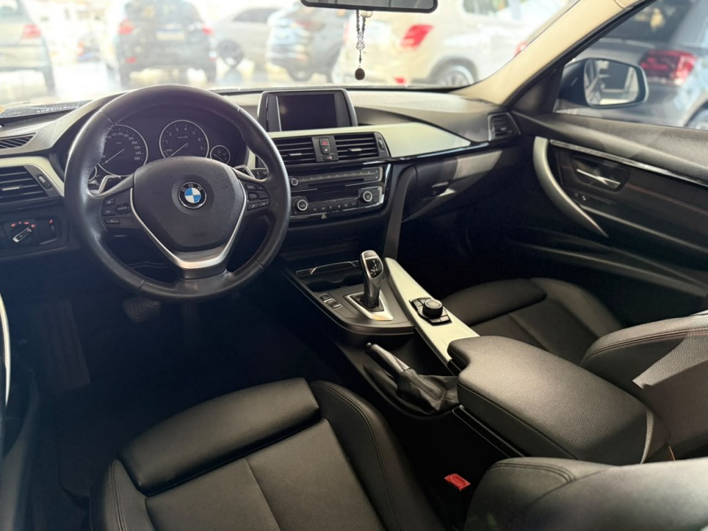 BMW 320i 2.0 Automático - foto 14