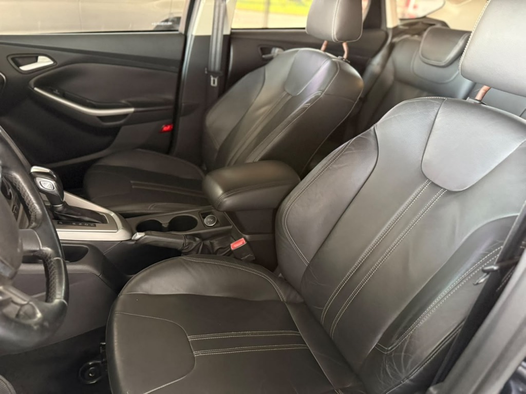 Ford Focus Hatch Se 2.0 16V Powershift - foto 15