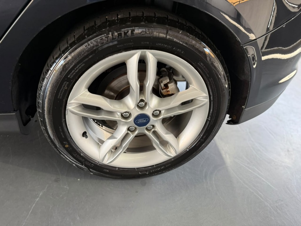 Ford Focus Hatch Se 2.0 16V Powershift - foto 9