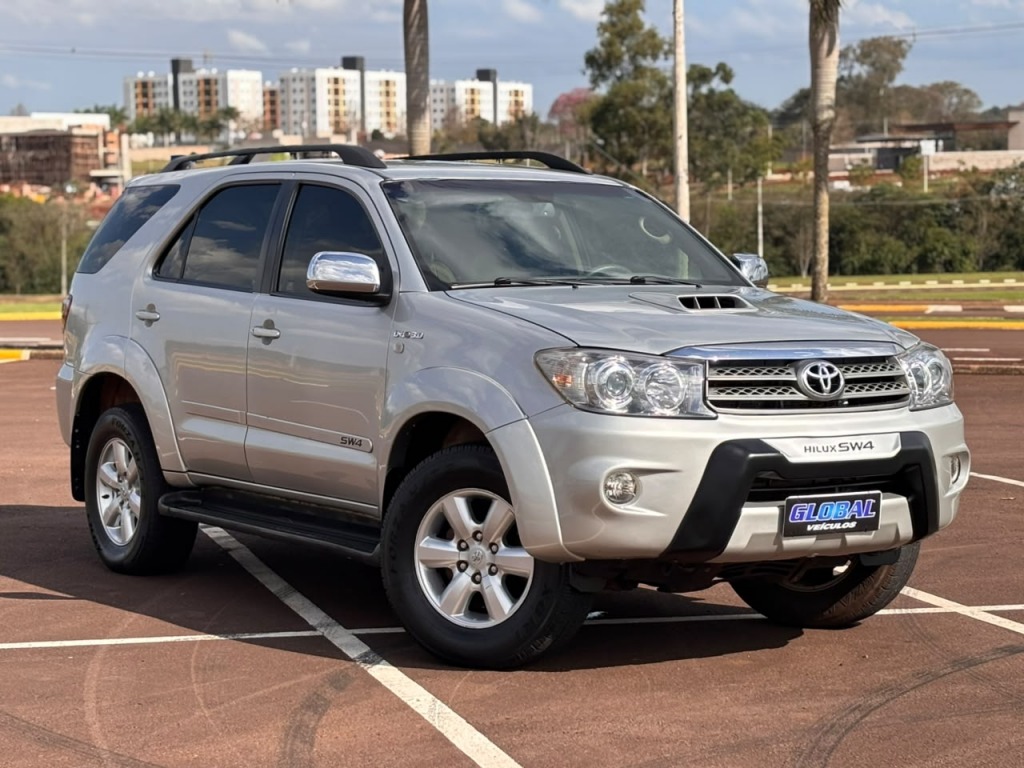 Toyota SW4 Srv 4X4 3.0 Turbo Automático - foto 15