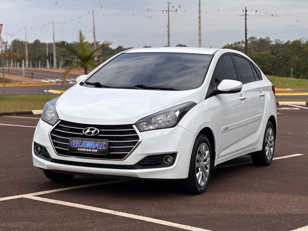 Hyundai HB20S 1.6 Comfort Plus Bluemedia Automático - foto 3
