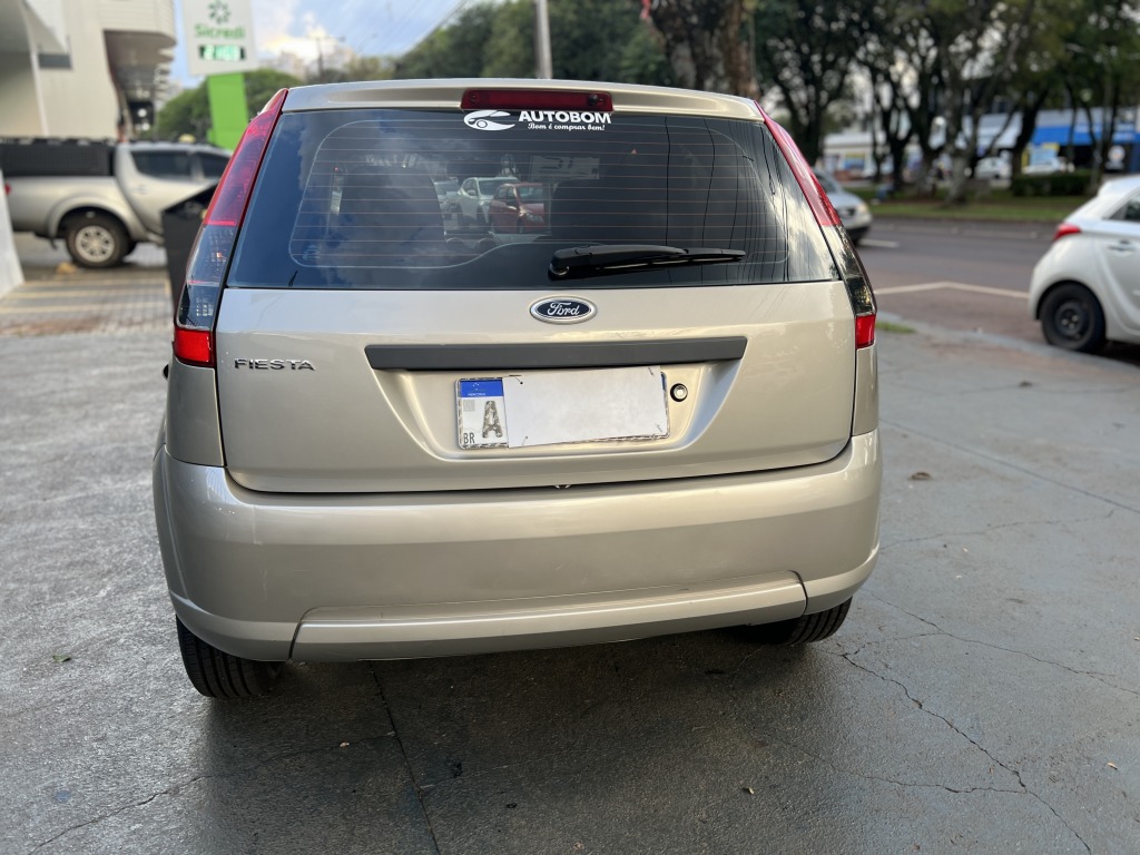 Ford Fiesta Hatch 1.0 Flex - foto 2