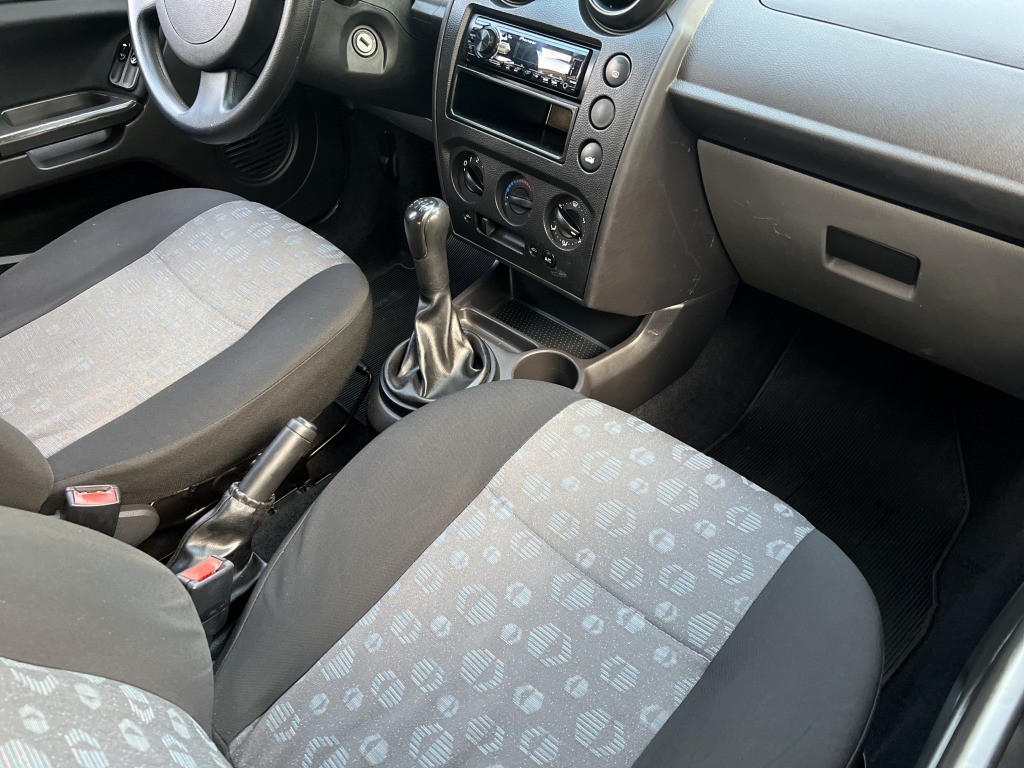 Ford Fiesta Hatch 1.0 Flex - foto 3
